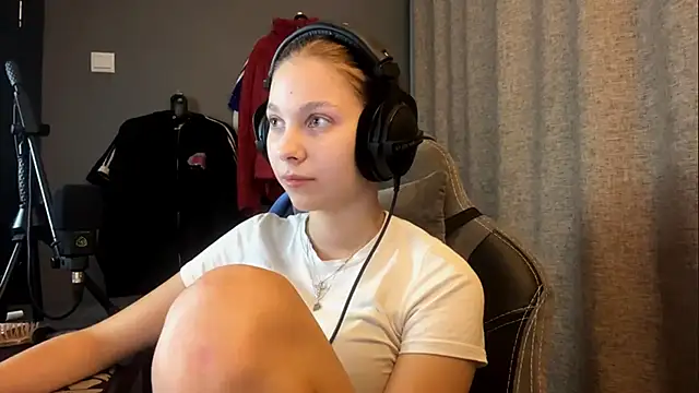 Softixq online show from 11-05-25, 04:43