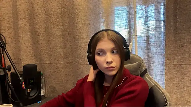 Snapshot of Softixq chatting on 10-26-25, 01:22 Softixq online show from 10-26-25, 01:22