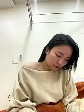 Bee Yellow00 online show from 01-09-26, 05:03