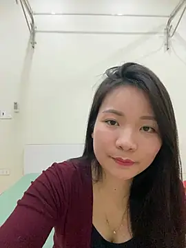 Bee Yellow00 online show from 02-25-26, 04:56