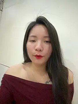 Bee Yellow00 online show from 03-03-26, 04:41