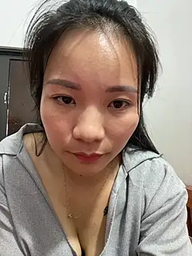 Bee Yellow00 online show from 11-02-25, 09:25