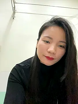 Bee Yellow00 online show from 12-05-25, 04:44