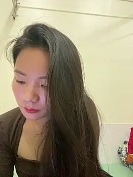 Bee Yellow00 online show from 11-05-25, 04:48