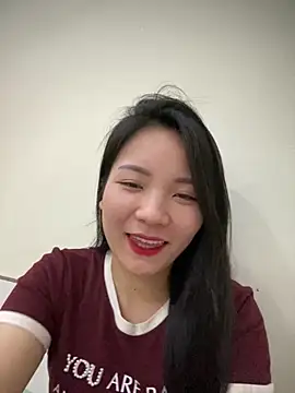 Bee Yellow00 online show from 03-13-26, 04:39