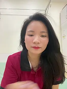 Bee Yellow00 online show from 06-19-26, 07:36