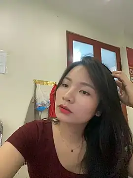 Bee Yellow00 online show from 07-21-26, 04:25