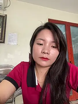 Bee Yellow00 online show from 07-28-26, 02:41