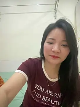 Bee Yellow00 online show from 03-27-26, 04:54