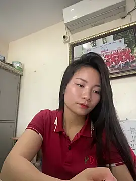 Bee Yellow00 online show from 03-25-26, 08:46