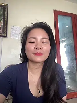 Bee Yellow00 online show from 04-08-26, 03:19