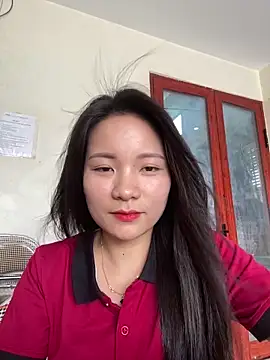 Bee Yellow00 online show from 06-12-26, 02:31