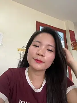 Bee Yellow00 online show from 06-03-26, 04:24