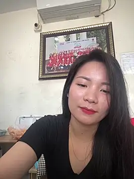 Bee Yellow00 online show from 04-09-26, 03:19