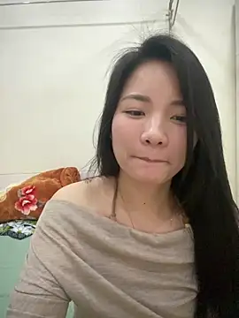 Bee Yellow00 online show from 04-07-26, 04:58