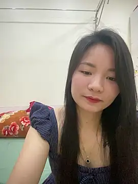 Bee Yellow00 online show from 04-03-26, 04:52