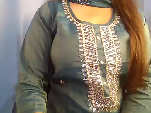 Snapshot of QUEEN_SUKU__ chatting on 10-24-25, 05:39 QUEEN SUKU   online show from 10-24-25, 05:39