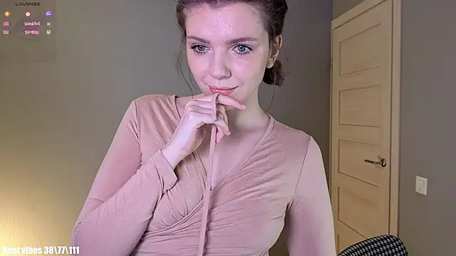 PollyRouge   online show from 02-21-26, 09:06