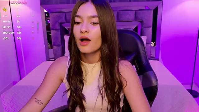 Bella Clark2 online show from 10-30-25, 02:21