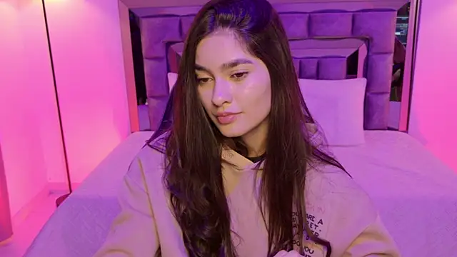 Bella Clark2 online show from 11-15-25, 04:05