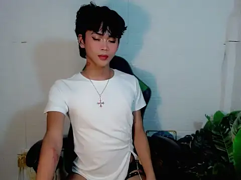 Snapshot of AsianCuteGuy21 chatting on 03-12-26, 05:17 AsianCuteGuy21 online show from 03-12-26, 05:17