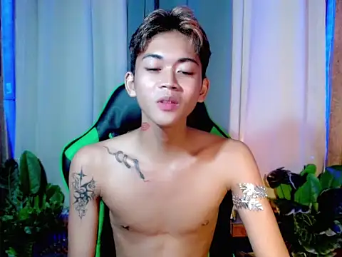 AsianCuteGuy21 online show from 11-13-25, 08:18