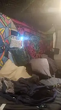 Snapshot of YourAddicted2 chatting on 10-31-25, 03:52 YourAddicted2 online show from 10-31-25, 03:52