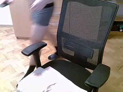 delayclose   online show from 10-31-25, 04:36