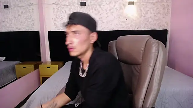 SavageLover  online show from 11-25-25, 03:40