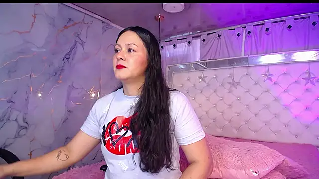 Snapshot of Melissa-roberts chatting on 02-27-26, 01:33 Melissa-roberts online show from 02-27-26, 01:33