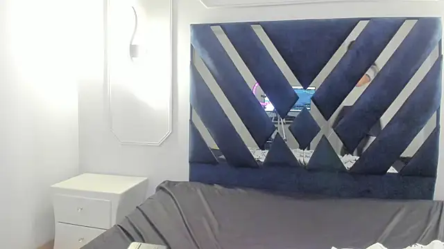 Damiian20  online show from 11-20-25, 01:34