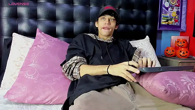 Snapshot of Khalid16_ chatting on 11-03-25, 01:26 Khalid16 online show from 11-03-25, 01:26