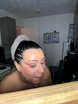 BubblesLovexox online show from 12-17-25, 06:57