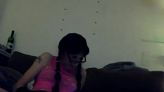 Snapshot of MannenKut chatting on 12-14-25, 05:24 MannenKut online show from 12-14-25, 05:24