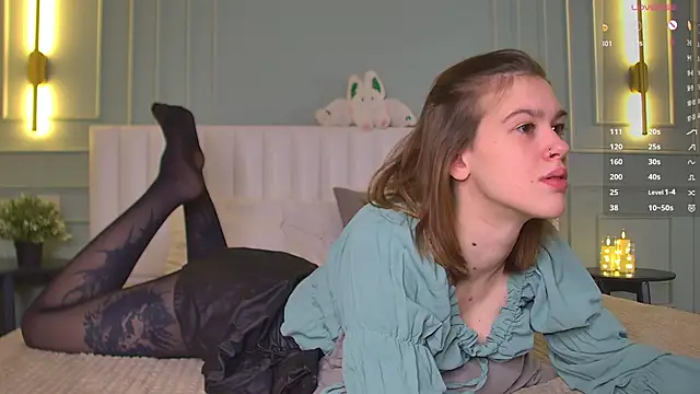 LoraPuffs online show from 02-16-26, 04:05