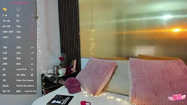 LunaaMorena online show from 11-18-25, 01:03