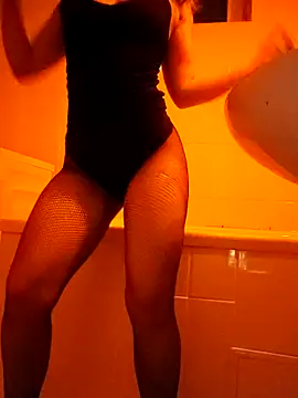 Snapshot of Angelical8 chatting on 11-08-25, 03:21 Angelical8 online show from 11-08-25, 03:21