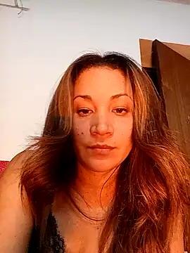 Snapshot of dulcessecretos chatting on 12-04-25, 11:37 dulcessecretos online show from 12-04-25, 11:37