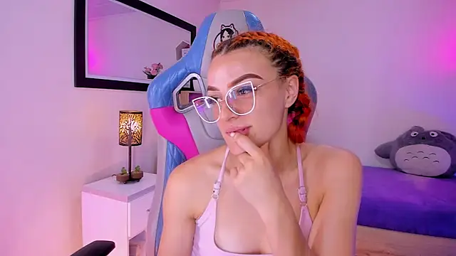 celeste blazze  online show from 02-18-26, 04:14