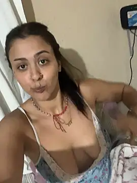 Snapshot of Lindagatha chatting on 05-09-26, 11:41 Lindagatha online show from 05-09-26, 11:41