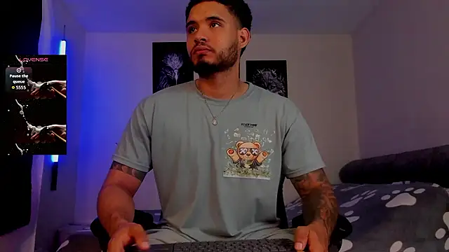 Snapshot of AUSTINN_TORRES chatting on 02-02-26, 01:04 AUSTINN TORRES online show from 02-02-26, 01:04