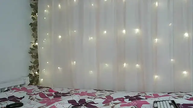 angelicahotparis18 online show from 11-13-25, 07:40