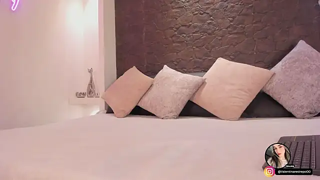 EmilyAllen 1 online show from 12-17-25, 03:55