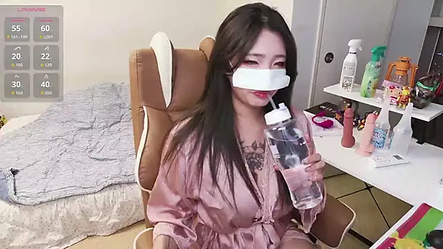 Milk Sola online show from 11-15-25, 12:53