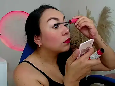 Yadis hot online show from 11-10-25, 09:31