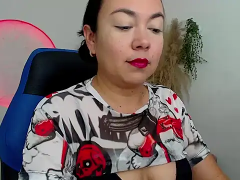 Yadis hot online show from 12-01-25, 10:21