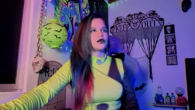 Snapshot of AshGraven chatting on 10-28-25, 04:02 AshGraven online show from 10-28-25, 04:02