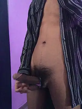 Snapshot of Chilango21cm chatting on 02-06-26, 02:24 Chilango21cm online show from 02-06-26, 02:24