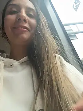 sarah honey   online show from 11-24-25, 03:01