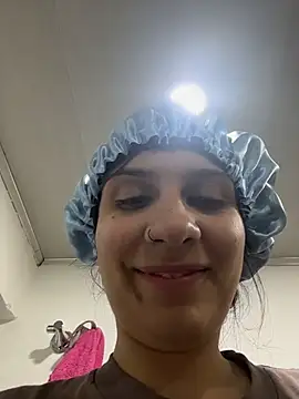 sarah honey   online show from 12-02-25, 03:19